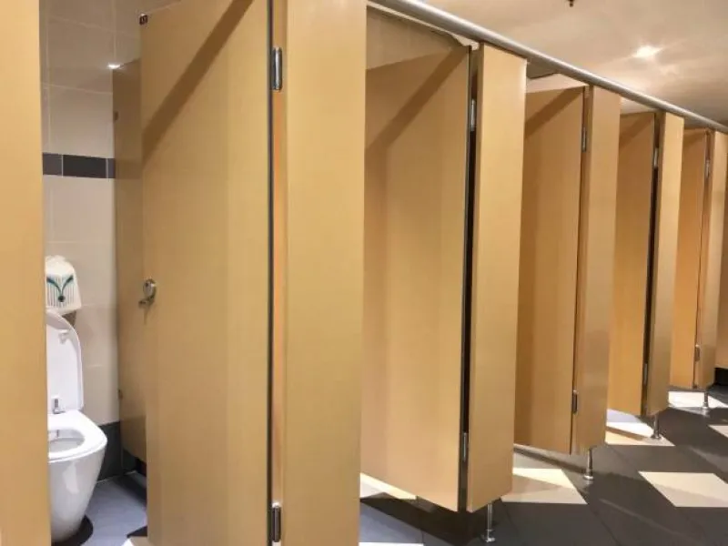 divisória para sanitário coletivo